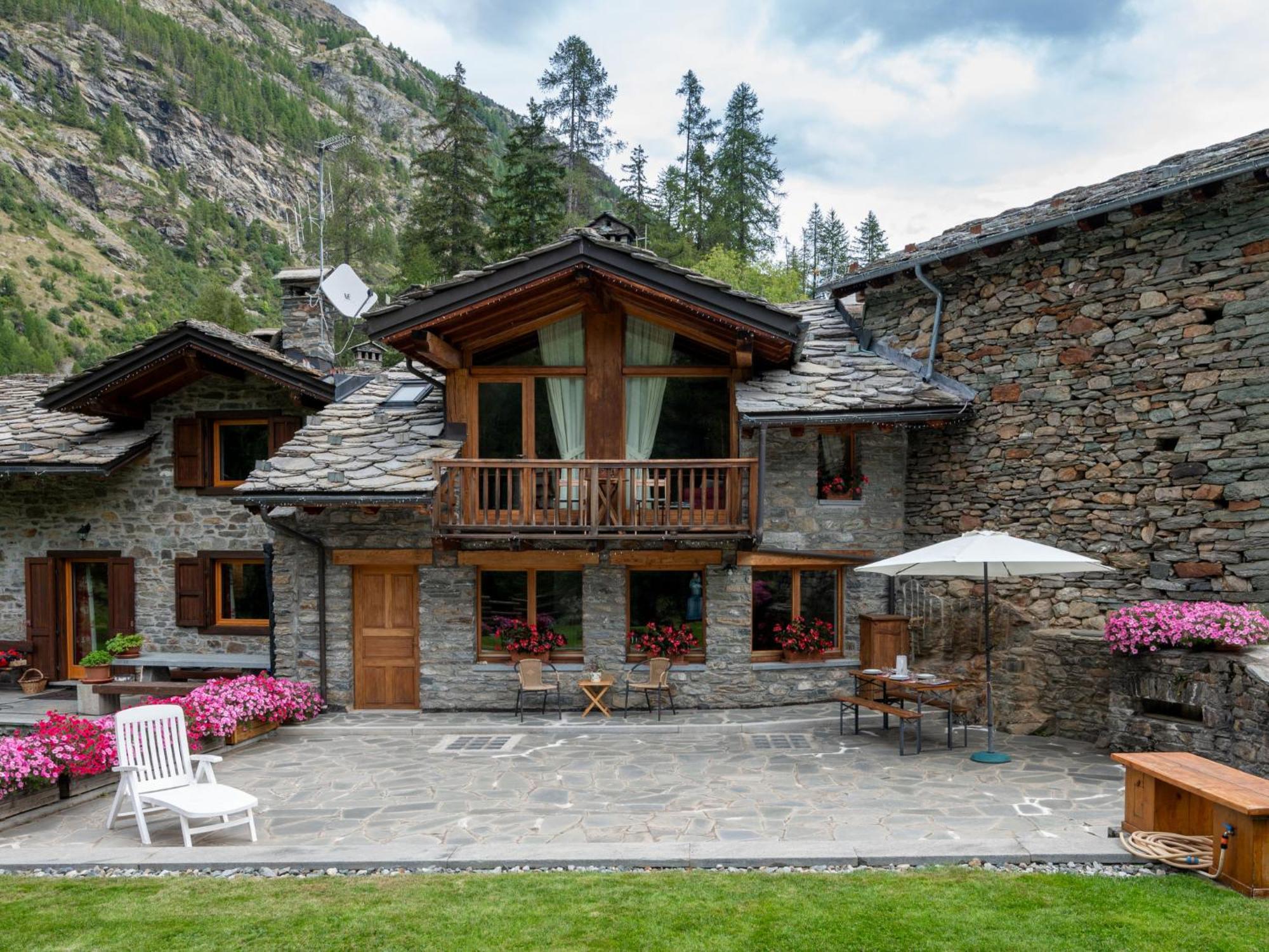 Chalet Chez Les Roset By Interhome Baulen Экстерьер фото